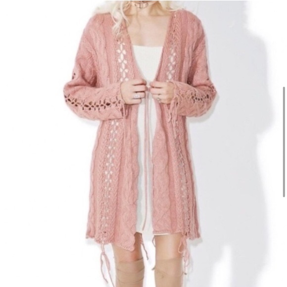 For Love and Lemons x Knitz - Wythe Cardigan in rose - Picture 3 of 8